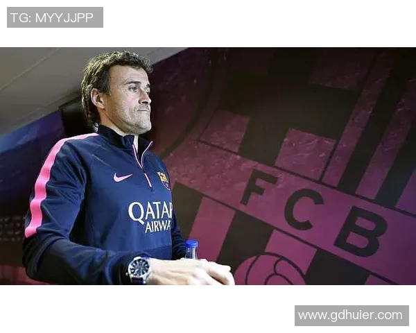 足球明星口碑调查揭示最受争议球员背后的故事与原因分析 足球明星口碑调查揭示最受争议球员背后的故事与原因分析